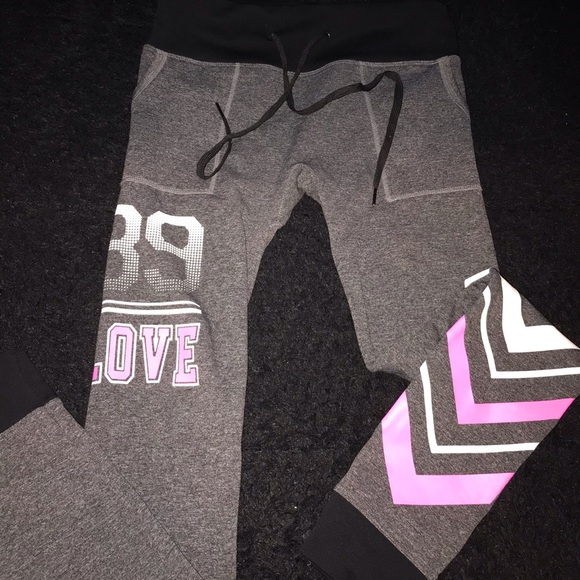 Form fitting joggers, so comfortable ❤️ - Picture 1 of 6